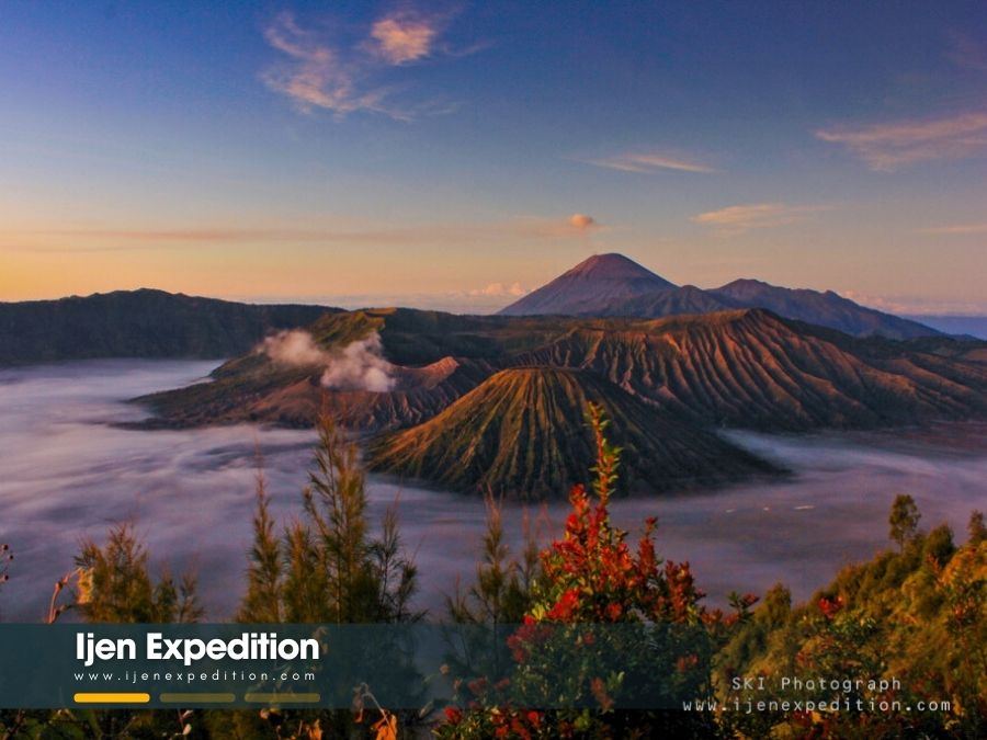 Mount Bromo sunrise viewpoint in Bromo Tengger Semeru National Park